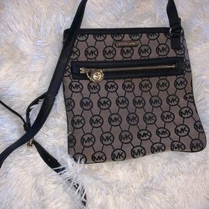 MICHAEL KORS CROSSBODY